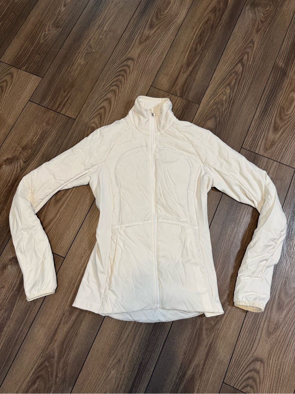 Lululemon Run For Cold Jacket in
White